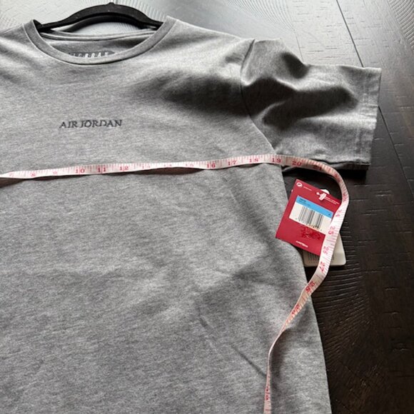 Share Nike Jordan Air EMB Men’s T-shirt Gray Medium NWT 884290-091 - Picture 6 of 8